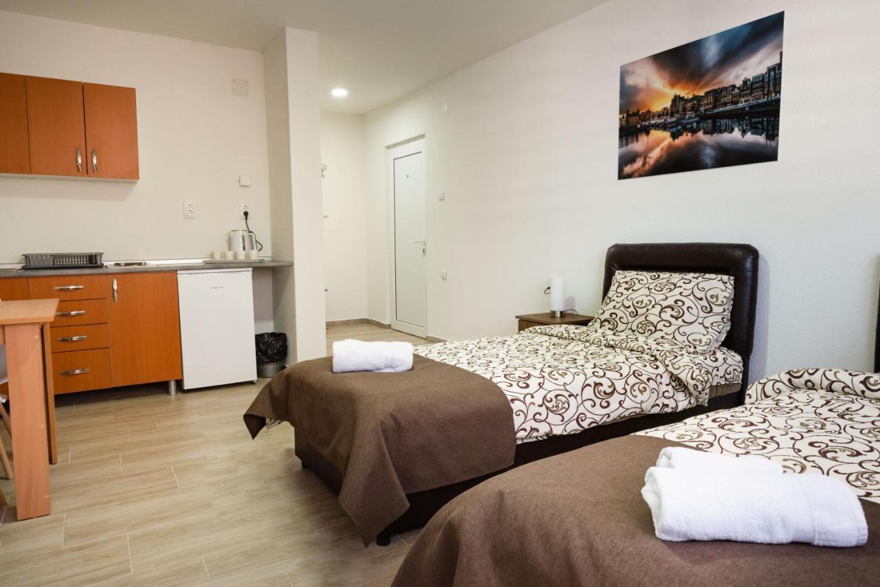 Apartmani Centar Lux New Zrenjanin Exterior foto