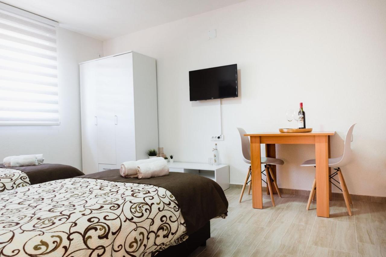 Apartmani Centar Lux New Zrenjanin Exterior foto